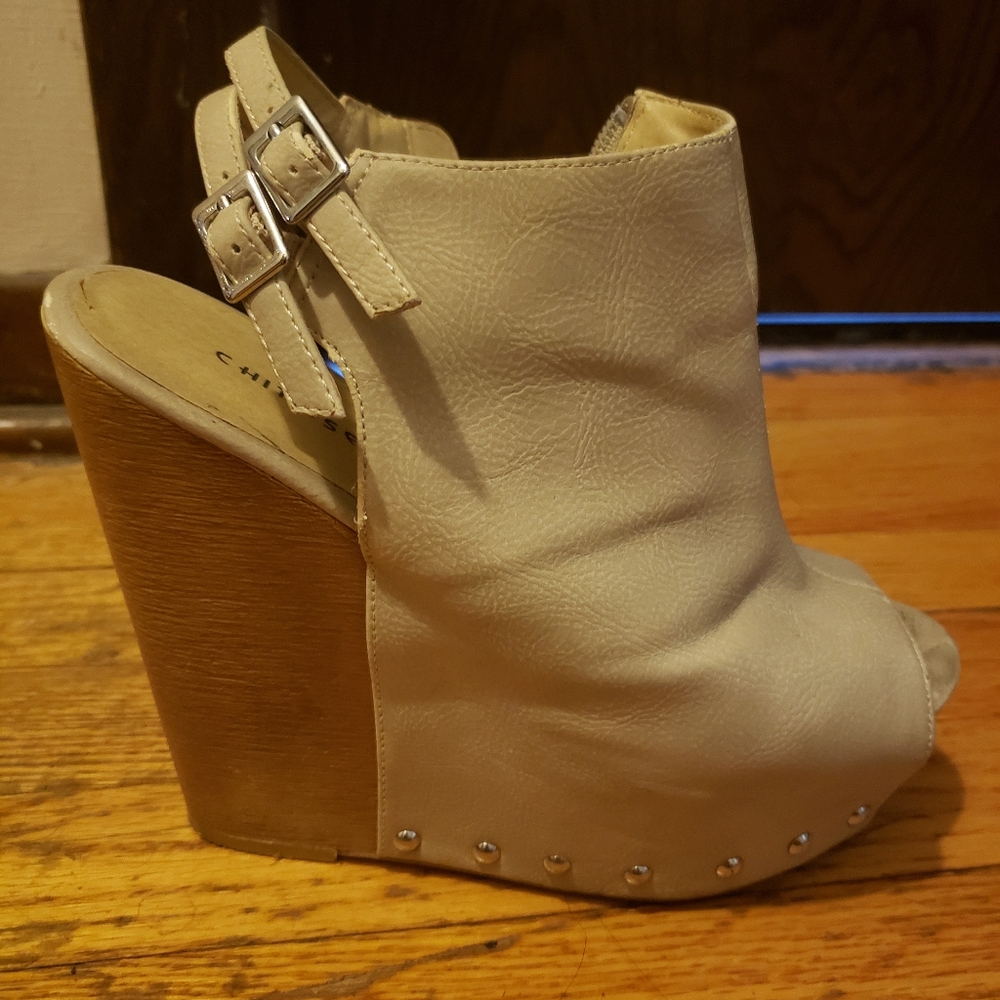 Chinese laundry, size 8, tan